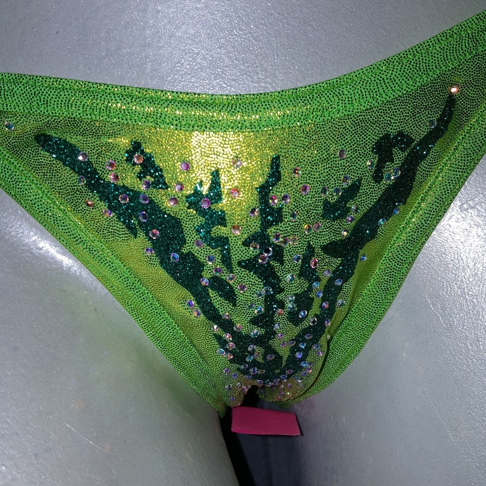 Custom made bikini set - Picture 3 of 4